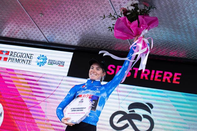37th Giro d Italia Women 2026 - Stage 8 Demi Vollering of FDJ UNITED - SUEZ receives the Alfonsina Strada prize after Stage 8 of the 37th Giro d Italia Women, a 106km stage from Rivoli to Sestriere, in Italy, on June 6, 2026. Sestriere Italy  Copyright: xTommasoxBerardix originalFilename:berardi-37thgiro260606_npKEm.jpg