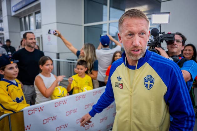260606 Head coach Graham Potter of the Swedish national football team arrives at Dallas Fort Worth International Airport during day -5 ahead of the FIFA World Cup, WM, Weltmeisterschaft, Fussball 2026 on June 6, 2026 in Dallas. Photo: Petter Arvidson BILDBYRAN kod PA PA1220 fotboll football soccer fotball vm fotbolls-vm fotball-vm fotbolls-vm 2026 fifa world cup 2026 resa travel sverige sweden sverige a day -5 bbeng ankomst arrival Copyright: PETTERxARVIDSON BB260606PA074