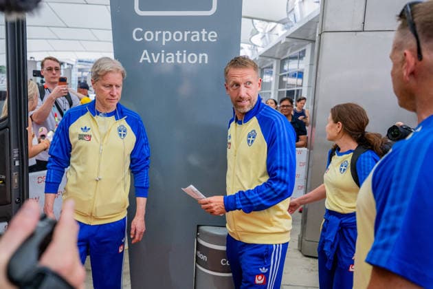 260606 Head coach Graham Potter of the Swedish national football team arrives at Dallas Fort Worth International Airport during day -5 ahead of the FIFA World Cup, WM, Weltmeisterschaft, Fussball 2026 on June 6, 2026 in Dallas. Photo: Petter Arvidson BILDBYRAN kod PA PA1220 fotboll football soccer fotball vm fotbolls-vm fotball-vm fotbolls-vm 2026 fifa world cup 2026 resa travel sverige sweden sverige a day -5 bbeng ankomst arrival Copyright: PETTERxARVIDSON BB260606PA075