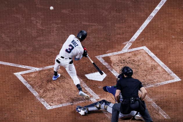 MLB, Baseball Herren, USA - Miami Marlins vs Tampa Bay Rays Miami Marlins Right Fielder Esteury Ruiz (L) in action during the Major League Baseball (MLB) game between the Miami Marlins and the Tampa Bay Rays in Miami, Florida, USA, 06 June 2026. MIAMI FLORIDA United States  Copyright: xCRISTOBALxHERRERA-ULASHKEVICHx