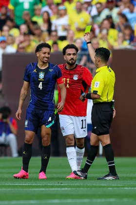 June 6, 2026: Brazil defender Marquinhos (4) receives a yellow card during the first half of the International Friendly, Länderspiel, Nationalmannschaft soccer match between Egypt and Brazil at Huntington Bank Field in Cleveland, Ohio. CSM SOCCER 2026: Egypt Vs Brazil JUN 6  - ZUMAc04_ 20260606_zma_c04_042 Copyright: xBrianxFisherx
