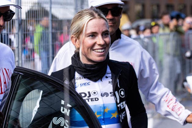 37th Giro d Italia Women 2026 - Stage 8 Demi Vollering of FDJ UNITED - SUEZ exits the team car after the transfer from Colle delle Finestre following Stage 8 of the 37th Giro d Italia Women, a 106km stage reduced to Colle delle Finestre GPM due to ice fall risk, from Rivoli to Sestriere, in Italy, on June 6, 2026. Sestriere Italy  Copyright: xTommasoxBerardix originalFilename:berardi-37thgiro260606_npxuJ.jpg