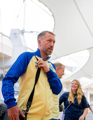 260606 Head coach Graham Potter of the Swedish national football team arrives at Dallas Fort Worth International Airport during day -5 ahead of the FIFA World Cup, WM, Weltmeisterschaft, Fussball 2026 on June 6, 2026 in Dallas. Photo: Petter Arvidson BILDBYRAN kod PA PA1220 fotboll football soccer fotball vm fotbolls-vm fotball-vm fotbolls-vm 2026 fifa world cup 2026 resa travel sverige sweden sverige a day -5 bbeng ankomst arrival Copyright: PETTERxARVIDSON BB260606PA077