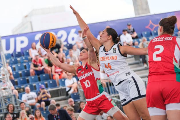 June 6, 2026, Warsaw, Masovian Voivodeship, Poland: Netherlands ZOE SLAGTER (44) and Hungary s KLAUDIA PAPP (10) in action during a FIBA 3x3 Basketball World Cup women s quarter-final game between Netherlands and Hungary in Warsaw, Poland. Basketball 2026: FIBA 3x3 World Cup Women s Quarterfinal: Netherlands 21:20 Hungary  - ZUMAk204 20260606_zip_k204_027 Copyright: xRomanxKozielx
