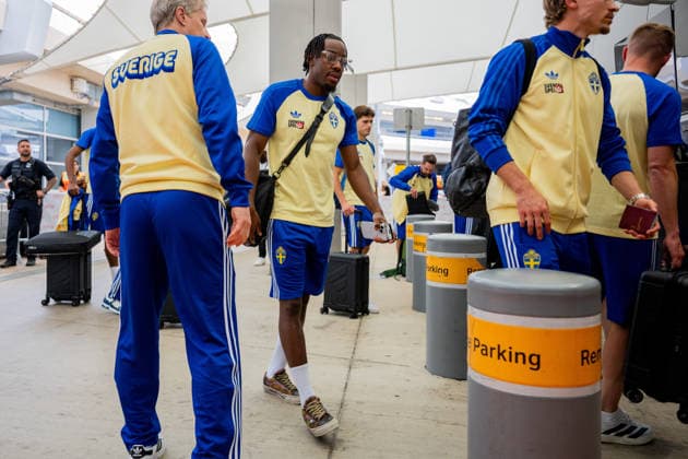 260606 Anthony Elanga of the Swedish national football team arrives at Dallas Fort Worth International Airport during day -5 ahead of the FIFA World Cup, WM, Weltmeisterschaft, Fussball 2026 on June 6, 2026 in Dallas. Photo: Petter Arvidson BILDBYRAN kod PA PA1220 fotboll football soccer fotball vm fotbolls-vm fotball-vm fotbolls-vm 2026 fifa world cup 2026 resa travel sverige sweden sverige a day -5 bbeng ankomst arrival Copyright: PETTERxARVIDSON BB260606PA080
