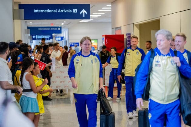 260606 Head coach Graham Potter of the Swedish national football team arrives at Dallas Fort Worth International Airport during day -5 ahead of the FIFA World Cup, WM, Weltmeisterschaft, Fussball 2026 on June 6, 2026 in Dallas. Photo: Petter Arvidson BILDBYRAN kod PA PA1220 fotboll football soccer fotball vm fotbolls-vm fotball-vm fotbolls-vm 2026 fifa world cup 2026 resa travel sverige sweden sverige a day -5 bbeng ankomst arrival Copyright: PETTERxARVIDSON BB260606PA083