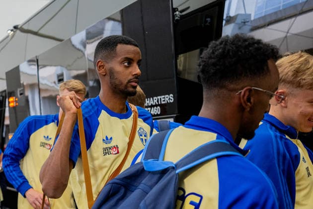 260606 Alexander Isak of the Swedish national football team arrives at Dallas Fort Worth International Airport during day -5 ahead of the FIFA World Cup, WM, Weltmeisterschaft, Fussball 2026 on June 6, 2026 in Dallas. Photo: Petter Arvidson BILDBYRAN kod PA PA1220 fotboll football soccer fotball vm fotbolls-vm fotball-vm fotbolls-vm 2026 fifa world cup 2026 resa travel sverige sweden sverige a day -5 bbeng ankomst arrival Copyright: PETTERxARVIDSON BB260606PA085