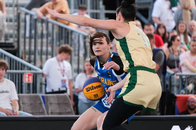 June 6, 2026, Warsaw, Masovian Voivodeship, Poland: Ukraine s ANZHELIKA LIASHKO (1) and Australia s EMMA CLARKE (77) in action during a FIBA 3x3 Basketball World Cup women s quarter-final game between Australia and Ukraine in Warsaw, Poland. Basketball 2026: FIBA 3x3 World Cup Women s Quarterfinal: Australia 21:10 Ukraine  - ZUMAk204 20260606_zip_k204_039 Copyright: xRomanxKozielx