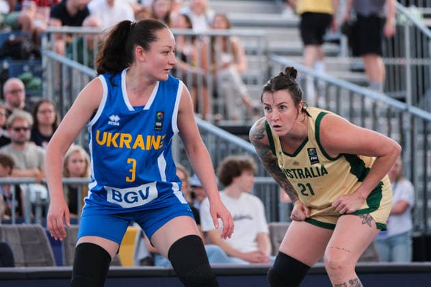 June 6, 2026, Warsaw, Masovian Voivodeship, Poland: Australia s MARENA WHITTLE (21) and Ukraine s KRYSTYNA FILEVYCH (3) in action during a FIBA 3x3 Basketball World Cup women s quarter-final game between Australia and Ukraine in Warsaw, Poland. Basketball 2026: FIBA 3x3 World Cup Women s Quarterfinal: Australia 21:10 Ukraine  - ZUMAk204 20260606_zip_k204_044 Copyright: xRomanxKozielx