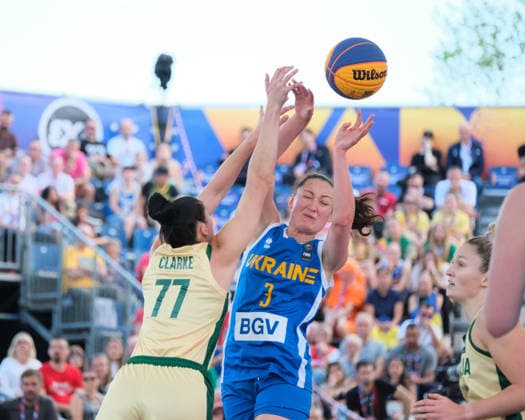 June 6, 2026, Warsaw, Masovian Voivodeship, Poland: Ukraine s KRYSTYNA FILEVYCH (3) and Australia s EMMA CLARKE (77) in action during a FIBA 3x3 Basketball World Cup women s quarter-final game between Australia and Ukraine in Warsaw, Poland. Basketball 2026: FIBA 3x3 World Cup Women s Quarterfinal: Australia 21:10 Ukraine  - ZUMAk204 20260606_zip_k204_048 Copyright: xRomanxKozielx