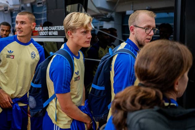 260606 Lucas Bergvall of the Swedish national football team arrives at Dallas Fort Worth International Airport during day -5 ahead of the FIFA World Cup, WM, Weltmeisterschaft, Fussball 2026 on June 6, 2026 in Dallas. Photo: Petter Arvidson BILDBYRAN kod PA PA1220 fotboll football soccer fotball vm fotbolls-vm fotball-vm fotbolls-vm 2026 fifa world cup 2026 resa travel sverige sweden sverige a day -5 bbeng ankomst arrival Copyright: PETTERxARVIDSON BB260606PA089