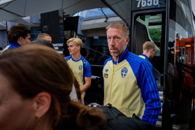 260606 Head coach Graham Potter of the Swedish national football team arrives at Dallas Fort Worth International Airport during day -5 ahead of the FIFA World Cup, WM, Weltmeisterschaft, Fussball 2026 on June 6, 2026 in Dallas. Photo: Petter Arvidson BILDBYRAN kod PA PA1220 fotboll football soccer fotball vm fotbolls-vm fotball-vm fotbolls-vm 2026 fifa world cup 2026 resa travel sverige sweden sverige a day -5 bbeng ankomst arrival Copyright: PETTERxARVIDSON BB260606PA090