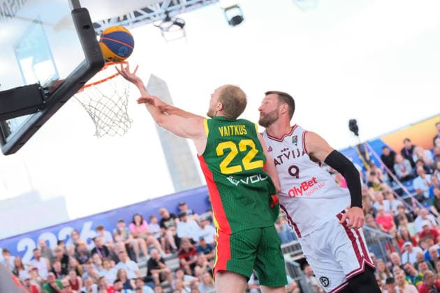 June 6, 2026, Warsaw, Masovian Voivodeship, Poland: Latvia s ZIGMARS RAIMO (9) and Lithuania s IGNAS VAITKUS (22) in action during a FIBA 3x3 Basketball World Cup men s quarter-final game between Latvia and Lithuania in Warsaw, Poland. Basketball 2026: FIBA 3x3 World Cup Men s Quarterfinal: Latvia 22:13 Lithuania  - ZUMAk204 20260606_zip_k204_053 Copyright: xRomanxKozielx