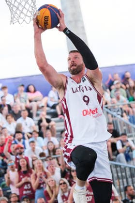 June 6, 2026, Warsaw, Masovian Voivodeship, Poland: Latvia s ZIGMARS RAIMO (9) in action during a FIBA 3x3 Basketball World Cup men s quarter-final game between Latvia and Lithuania in Warsaw, Poland. Basketball 2026: FIBA 3x3 World Cup Men s Quarterfinal: Latvia 22:13 Lithuania  - ZUMAk204 20260606_zip_k204_058 Copyright: xRomanxKozielx