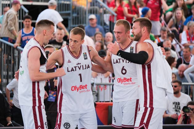 June 6, 2026, Warsaw, Masovian Voivodeship, Poland: Latvia s FRANCIS LACIS (6), NAURIS MIEZIS (1), KARLIS LASMANIS (2), and ZIGMARS RAIMO (9) celebrate victory at the end of a FIBA 3x3 Basketball World Cup men s quarter-final game between Latvia and Lithuania in Warsaw, Poland. Basketball 2026: FIBA 3x3 World Cup Men s Quarterfinal: Latvia 22:13 Lithuania  - ZUMAk204 20260606_zip_k204_060 Copyright: xRomanxKozielx