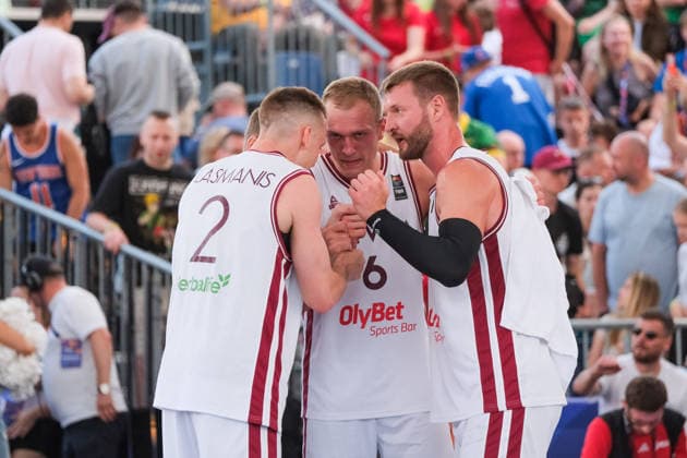 June 6, 2026, Warsaw, Masovian Voivodeship, Poland: Latvia s FRANCIS LACIS (6), NAURIS MIEZIS (1), KARLIS LASMANIS (2), and ZIGMARS RAIMO (9) celebrate victory at the end of a FIBA 3x3 Basketball World Cup men s quarter-final game between Latvia and Lithuania in Warsaw, Poland. Basketball 2026: FIBA 3x3 World Cup Men s Quarterfinal: Latvia 22:13 Lithuania  - ZUMAk204 20260606_zip_k204_061 Copyright: xRomanxKozielx