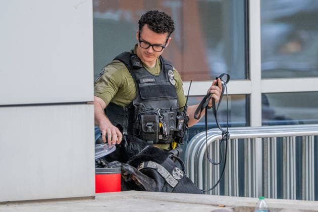 260606 Police is seen ahead of the Swedish national football team arrives at Dallas Fort Worth International Airport during day -5 ahead of the FIFA World Cup, WM, Weltmeisterschaft, Fussball 2026 on June 6, 2026 in Dallas. Photo: Petter Arvidson BILDBYRAN kod PA PA1220 fotboll football soccer fotball vm fotbolls-vm fotball-vm fotbolls-vm 2026 fifa world cup 2026 resa travel sverige sweden sverige a day -5 bbeng ankomst arrival polis Copyright: PETTERxARVIDSON BB260606PA097