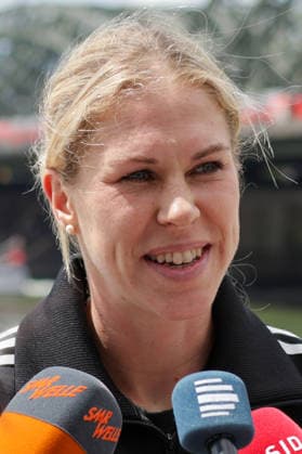 06.06.2026, xgrfx, Fussball DFB-Medientermine, Deutsche Frauennationalmannschaft - Training v.l. Rebecca Knaak im Interview (Deutsche Frauennationalmannschaft) (DFL DFB REGULATIONS PROHIBIT ANY USE OF PHOTOGRAPHS as IMAGE SEQUENCES and or QUASI-VIDEO) Köln
