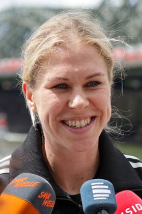 06.06.2026, xgrfx, Fussball DFB-Medientermine, Deutsche Frauennationalmannschaft - Training v.l. Rebecca Knaak im Interview (Deutsche Frauennationalmannschaft) (DFL DFB REGULATIONS PROHIBIT ANY USE OF PHOTOGRAPHS as IMAGE SEQUENCES and or QUASI-VIDEO) Köln