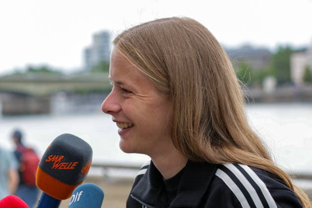 06.06.2026, xgrfx, Fussball DFB-Medientermine, Deutsche Frauennationalmannschaft - Training v.l. Vivien Endemann im Interview (Deutsche Frauennationalmannschaft) (DFL DFB REGULATIONS PROHIBIT ANY USE OF PHOTOGRAPHS as IMAGE SEQUENCES and or QUASI-VIDEO) Köln