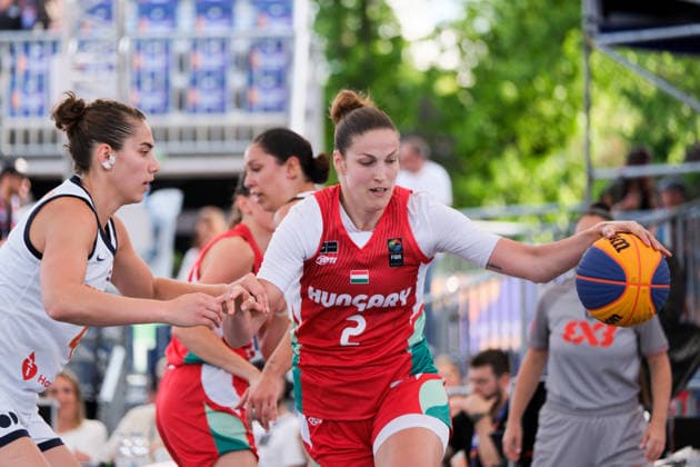 June 6, 2026, Warsaw, Masovian Voivodeship, Poland: Netherlands NOORTJE DRIESSEN (4) and Hungary s VIRAG TAKACS-KISS (2) in action during a FIBA 3x3 Basketball World Cup women s quarter-final game between Netherlands and Hungary in Warsaw, Poland. Warsaw Poland - ZUMAk204 20260606_zip_k204_028 Copyright: xRomanxKozielx