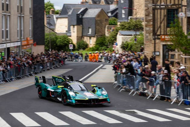AUTOMOBILE : 24 Heures du Mans - 06 06 2026 007 Aston Martin Thor Team (USA) Aston Martin Valkyrie (Hypercar) driven by Harry Tincknell (GBR) Tom Gamble (GBR) Ross Gunn (GBR), during the administrative and technical checks of the 24 Hours of Le Mans, third round of the FIA WEC 2026 Championship, on the Place de la RÃ publique in Le Mans, France, from June 5 to 6, 2026. LE MANSFrance  Copyright: xERICxLExGALLIOTx xMPSxAGENCYx x