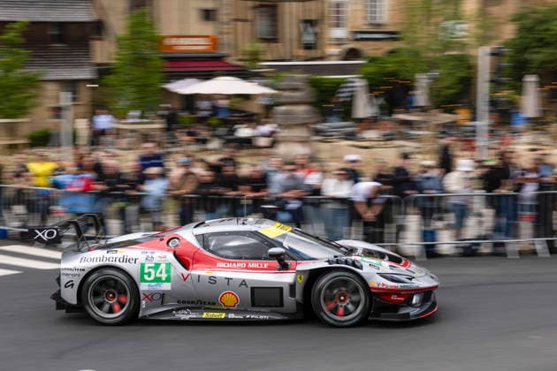 AUTOMOBILE : 24 Heures du Mans - 06 06 2026 54 Vista Af Corse (ITA) Ferrari 296 LMGT3 Evo (LMGT3) driven by Thomas Flohr (SUI) Francesco Castellacci (MON) Davide Rigon (ITA), during the administrative and technical checks of the 24 Hours of Le Mans, third round of the FIA WEC 2026 Championship, on the Place de la RÃ publique in Le Mans, France, from June 5 to 6, 2026. LE MANSFrance  Copyright: xERICxLExGALLIOTx xMPSxAGENCYx x