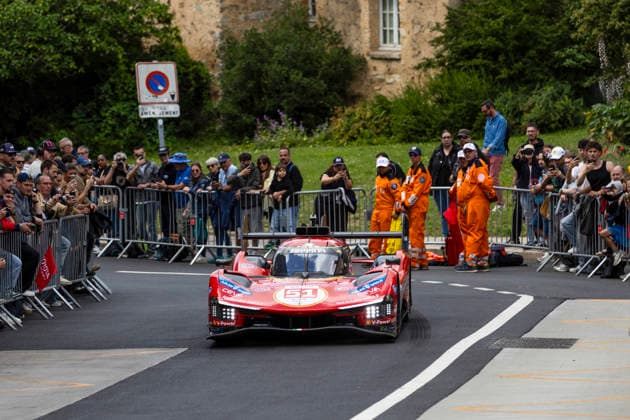 AUTOMOBILE : 24 Heures du Mans - 06 06 2026 51 Ferrari Af Corse (ITA) Ferrari 499P (Hypercar) driven by Alessandro Pier Guidi (ITA) James Calado (GBR) Antonio Giovinazzi (ITA), during the administrative and technical checks of the 24 Hours of Le Mans, third round of the FIA WEC 2026 Championship, on the Place de la RÃ publique in Le Mans, France, from June 5 to 6, 2026. LE MANSFrance  Copyright: xERICxLExGALLIOTx xMPSxAGENCYx x