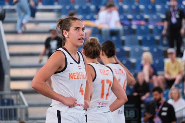 June 6, 2026, Warsaw, Masovian Voivodeship, Poland: Netherlands NOORTJE DRIESSEN (4) glances at the scoreboard during a FIBA 3x3 Basketball World Cup women s quarter-final game between Netherlands and Hungary in Warsaw, Poland. Warsaw Poland - ZUMAk204 20260606_zip_k204_035 Copyright: xRomanxKozielx