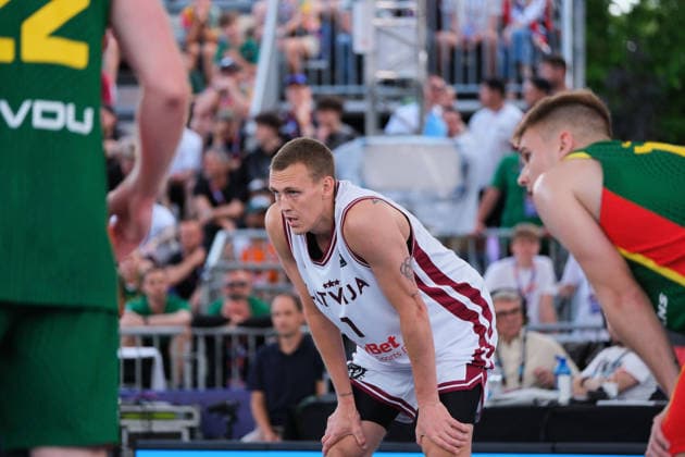 June 6, 2026, Warsaw, Masovian Voivodeship, Poland: Latvia s NAURIS MIEZIS (1) waits at the free throw line during a FIBA 3x3 Basketball World Cup men s quarter-final game between Latvia and Lithuania in Warsaw, Poland. Warsaw Poland - ZUMAk204 20260606_zip_k204_055 Copyright: xRomanxKozielx