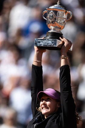 2026 French Open - Day Fourteen Mirra Andreeva celebrates with the winner s trophy after winning her final women s singles match against Maja Chalinska on day 14 of the French Open tennis tournament on Court Philippe Chatrier at the Roland-Garros Complex in Paris, France. Paris France  Copyright: xIbrahimxEzzatx originalFilename:ezzat-notitle260606_npsP4.jpg