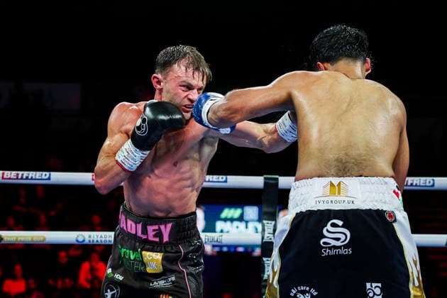 Josh Padley vs Aqib Fiaz Josh Padley throws a left handed jab at Aqib Fiaz, European Super Featherweight title fight at the Utilita Arena, Sheffield, England, UK on 6 June 2026 Credit: Phil Duncan Every Second Media Editorial use only. All images are copyright Every Second Media Limited. No images may be reproduced without prior permission. Copyright: xIMAGO EveryxSecondxMediax ESM-2027-0011 PhilxDuncanx xEveryxSecondxMediax