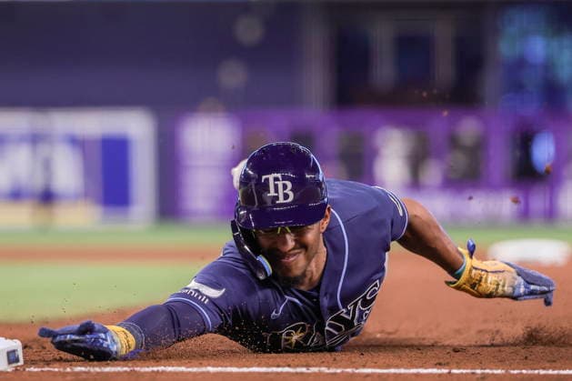 MLB, Baseball Herren, USA - Miami Marlins vs Tampa Bay Rays epaselect Tampa Bay Rays Second Baseman Richie Palacios gets back to first base during the Major League Baseball (MLB) game between the Miami Marlins and the Tampa Bay Rays in Miami, Florida, USA, 06 June 2026. MIAMI FLORIDA United States  Copyright: xCRISTOBALxHERRERA-ULASHKEVICHx