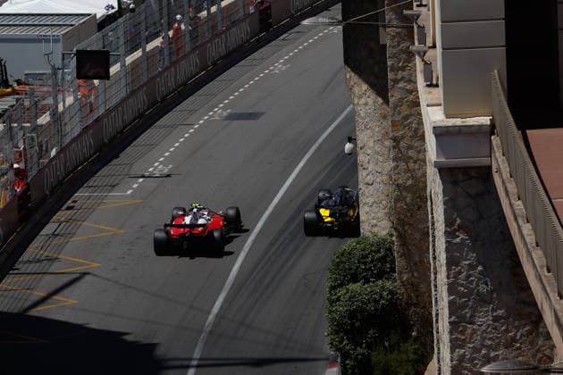 Formula 1 Louis Vuitton Grand Prix de Monaco 2026 Laurent Lefebvre OVERTAKE MAXPPP - Monaco 06 06 2026 44 HAMILTON Lewis (gbr), Scuderia Ferrari HP, action, 27 HULKENBERG Nico (ger), Audi Revolut F1 Team, action at the Formula 1 Louis Vuitton Grand Prix de Monaco 2026, the 6th round of the 2026 FIA Formula 1 World Championship, WM, Weltmeisterschaft at the Circuit de Monaco in Monaco, from 4 to 7 June 2026 Monaco Circuit de Monaco Monaco  Copyright: xOVERTAKE MAXPPPxLaurentxLefebvrex OVT202606070644 OVT202606070644