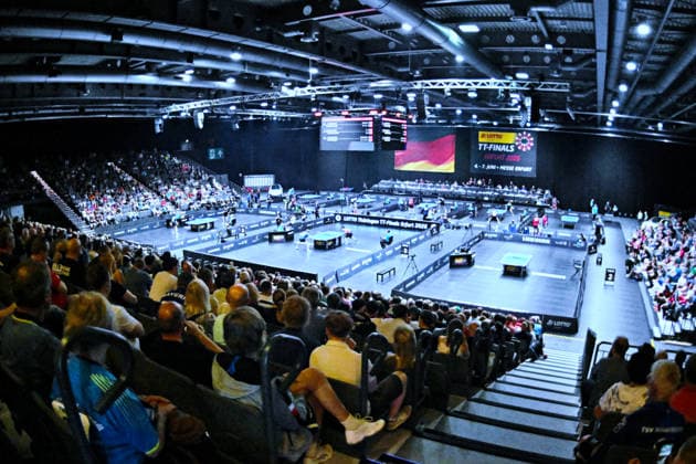 Am vorletzten Tag der Titelkämpfe mit allen deutschen Stars er deutschen Meisterschaften im Tischtennis war die Messehalle 1 in Erfurt nahezu ausverkauft. 94. Deutsche Meisterschaften der Damen und Herren im Rahmen im Rahmen der LOTTO Thüringen TT-Finals in der Messe Erfurt - 6. Juni: Am vorletzten Tag der Titelkämpfe mit allen Topsstars war die Messehalle 1 in Erfurt nahezu ausverkauft. Erfurt Messe Erfurt Thüringen Deutschland