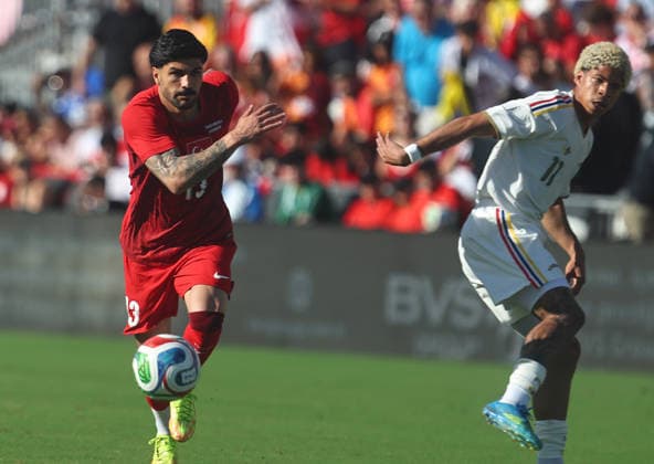 Turkiye s player Eren ElmalÄ± and Venezuela player David Martinezduring the International Friendly, Länderspiel, Nationalmannschaft match between Turkiye and Venezuela at Inter Miami FC Stadium on June 7, 2026 in Miami, United States. ( Copyright: ZiyaxUlasx-xDepoxPhotos 19122819