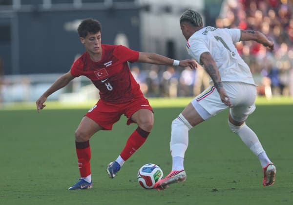 Turkiye s player Arda Guler (L) during the International Friendly, Länderspiel, Nationalmannschaft match between Turkiye and Venezuela at Inter Miami FC Stadium on June 7, 2026 in Miami, United States. ( Copyright: ZiyaxUlasx-xDepoxPhotos 19122889
