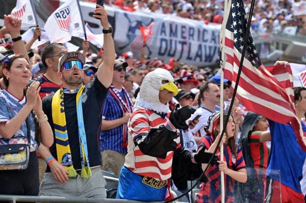 USA v Germany - International Friendly, Länderspiel, Nationalmannschaft CHICAGO, ILLINOIS - June 6, 2026: United States fans show their support with spirited attire and enthusiasm in the stands during the international friendly match against Germany at Soldier Field in Chicago on June 6, 2026. Jacek Boczarski Anadolu Chicago United States. Editorial use only. Please get in touch for any other usage.  Copyright: x2026xAnadoluxJacekxBoczarskix