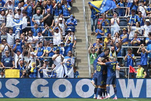 Players from Bosnia and Herzegovina celebrate a goal in a friendly match between Panama and Bosnia and Herzegovina ahead of the 2026 FIFA World Cup, WM, Weltmeisterschaft, Fussball at Energizer Park in St. Louis, USA, 06 June 2026. FIFA World Cup 2026 Friendly: Panama - Bosnia Herzegovina !ACHTUNG: NUR REDAKTIONELLE NUTZUNG!  Copyright: xTimxVizerx AMDEP6474 20260607-55020522772_1