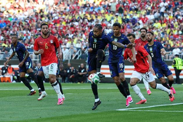 June 6, 2026: Brazil forward Raphinha (11) defends the box with a kick during the second half of the International Friendly, Länderspiel, Nationalmannschaft soccer match between Egypt and Brazil at Huntington Bank Field in Cleveland, Ohio. CSM Cleveland United States of America - ZUMAc04_ 20260606_zma_c04_074 Copyright: xBrianxFisherx