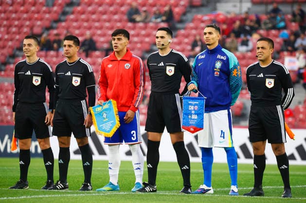 Futbol, Chile vs Brasil. Partido amistoso categoria sub 20. ElÊjugadorÊde de la seleccion chilena Bruno Torres esÊfotografiadoÊdurante un partido amistoso de la categoria sub 20 realizado en el estadio Nacional de Santiago, Chile. 06 06 2026 Dragomir Yankovic Photosport Football, Chile vs Brazil. U-20 friendly match. ChileÕs player Bruno Torres is photographed duringÊa U-20 friendly match at Nacional stadium in Santiago, Chile. 06 06 2026 Dragomir Yankovic Photosport Chile vs Brasil, amistoso sub 20, 2026 
