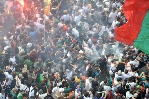MC Alger Celebrate The Championship Trophy With The Fans. Supporters of MC Alger celebrate their victory in the Algerian Championship 2025 26 with the players in Algiers, Algeria, on July 6, 2026. MC Alger wins the Algerian championship for the tenth time in its history. Alger Algeria  Copyright: xAPPx originalFilename:app-notitle260606_npvp6.jpg