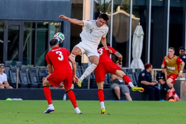 FORT LAUDERDALE, FL - JUNE 06: Venezuela forward Alejandro MarquÃ s (9) battle for the ball with Turkey defender Evren Eren ElmalÄ± (13) and Turkey defender Merih Demiral (3) during the International Friendly, Länderspiel, Nationalmannschaft game between Turkey and Venezuela at Inter Miami CF Stadium on June 6, 2026 in Fort Lauderdale,Florida.(Photo by Chris Arjoon Icon Sportswire) SOCCER: JUN 06 Turkey vs Venezuela EDITORIAL USE ONLY Icon2606060010036