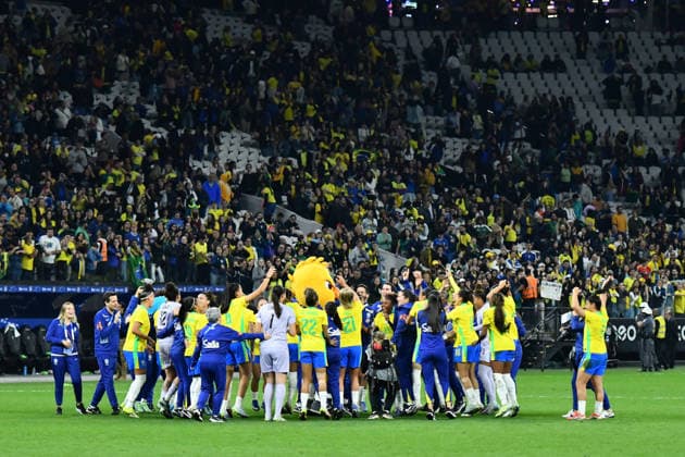 SAO PAULO, BRAZIL - JUNE 06: Brazilian players celebrate after winning during the women™s International Friendly, Länderspiel, Nationalmannschaft match between Brazil and USA on June 6, 2026, at Neoquimica Arena in Sao Paulo, Brazil. (Photo by Leandro Bernardes PxImages Icon Sportswire) SOCCER: JUN 06 Women™s Brazil vs USA EDITORIAL USE ONLY Icon2606062697