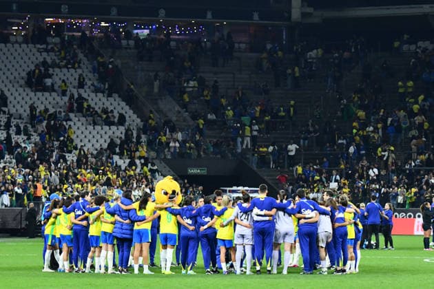 SAO PAULO, BRAZIL - JUNE 06: Brazilian players celebrate after winning during the women™s International Friendly, Länderspiel, Nationalmannschaft match between Brazil and USA on June 6, 2026, at Neoquimica Arena in Sao Paulo, Brazil. (Photo by Leandro Bernardes PxImages Icon Sportswire) SOCCER: JUN 06 Women™s Brazil vs USA EDITORIAL USE ONLY Icon2606062698
