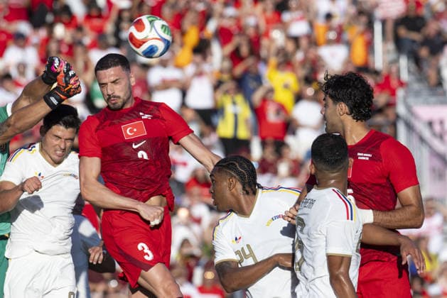 Turkiye v Venezuela - Friendly match MIAMI, UNITED STATES - JUNE 06: Merih Demiral of Turkiye in action during the International Friendly, Länderspiel, Nationalmannschaft match between Turkiye and Venezuela at Inter Miami CF Stadium in Miami, Florida, U.S., on June 6, 2026. Mostafa Bassim Anadolu Florida United States. Editorial use only. Please get in touch for any other usage.  Copyright: x2026xAnadoluxMostafaxBassimx
