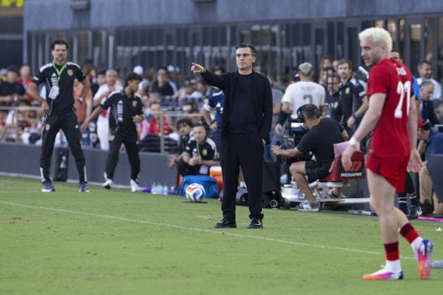 Turkiye v Venezuela - Friendly match MIAMI, UNITED STATES - JUNE 06: Vincenzo Montella, The head coach of Turkiye national football team, directs his players during the International Friendly, Länderspiel, Nationalmannschaft match between Turkiye and Venezuela at Inter Miami CF Stadium in Miami, Florida, U.S., on June 6, 2026. Mostafa Bassim Anadolu Florida United States. Editorial use only. Please get in touch for any other usage.  Copyright: x2026xAnadoluxMostafaxBassimx