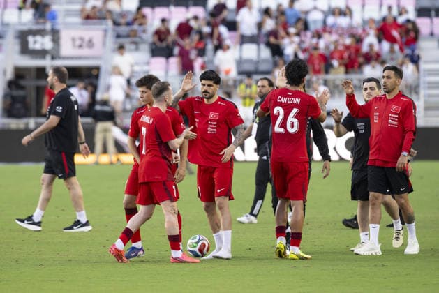 Turkiye v Venezuela - Friendly match MIAMI, UNITED STATES - JUNE 06: Members of Turkiye national football team greet each other after winning the International Friendly, Länderspiel, Nationalmannschaft match between Turkiye and Venezuela at Inter Miami CF Stadium in Miami, Florida, U.S., on June 6, 2026. Mostafa Bassim Anadolu Florida United States. Editorial use only. Please get in touch for any other usage.  Copyright: x2026xAnadoluxMostafaxBassimx