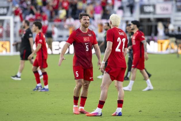 Turkiye v Venezuela - Friendly match MIAMI, UNITED STATES - JUNE 06: Members of Turkiye national football team greet each other after winning the International Friendly, Länderspiel, Nationalmannschaft match between Turkiye and Venezuela at Inter Miami CF Stadium in Miami, Florida, U.S., on June 6, 2026. Mostafa Bassim Anadolu Florida United States. Editorial use only. Please get in touch for any other usage.  Copyright: x2026xAnadoluxMostafaxBassimx