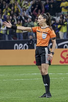 RECORD DATE NOT STATED Brazil faces the United States at the Neo Quimica Arena in Sao Paulo. Sao Paulo (SP), 06 06 2026 Football Brazilian women s national teams USA International Friendly, Länderspiel, Nationalmannschaft Referee Maria Eugenia Gil Soriano in a match between the national teams of Brazil and the United States during an international friendly, held at the Neo Quimica Arena, in Sao Paulo, this Saturday (6).(Foto: Leco Viana Thenews2 imago images) SPO  Copyright: xLecoxVianax